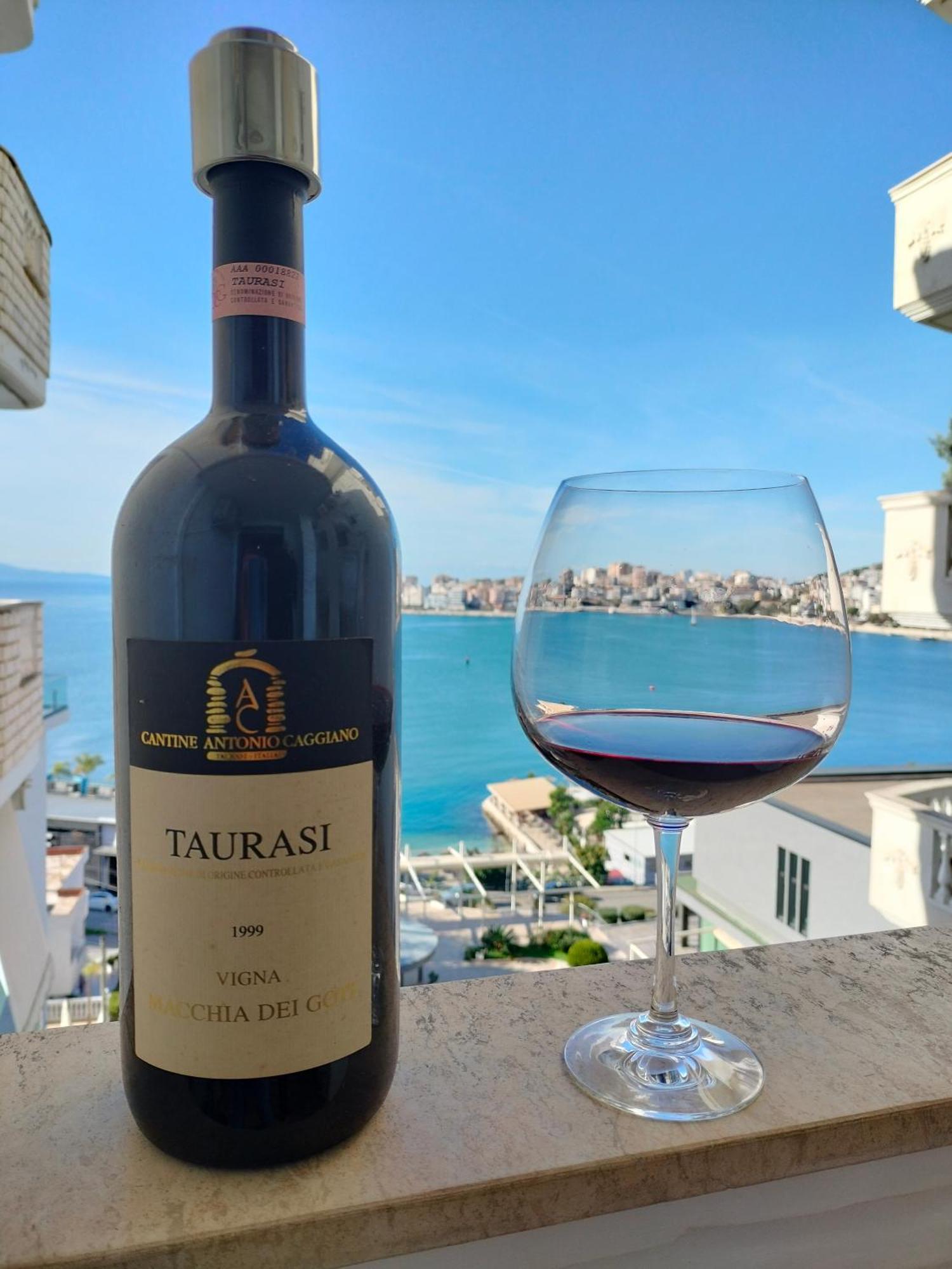 Taurasi Red Saranda Sarandë Exterior foto